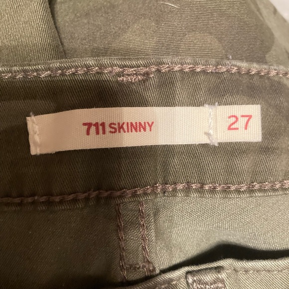 Says size 27 but fits like a 26 Length 25  Camouflage Levi 711 Skinny pants - Picture 4 of 4